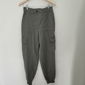 NWT SO green jogger size 7